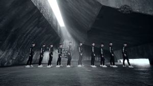 TRCNG, le groupe TS Entertainment, fait ses débuts avec le MV "Spectrum"