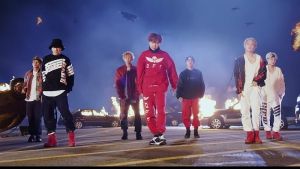 BTS publie un MV épique pour le remix de "MIC Drop" avec Steve Aoki et Desiigner