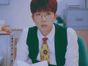 [Mise à jour] 2 heures Wooyoung révèle vidéo-teaser pour son prochain retour en solo