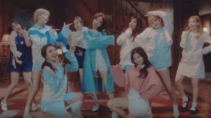 "TT" de TWICE devient la vidéo musicale d'un groupe de K-Pop pour atteindre plus rapidement les 300 millions de vues