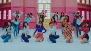 TWICE fait une confession directe avec le MV de "Heart Shaker"