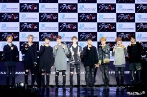 Stray Kids discute de leur identité musicale et parle des conseils qu'ils ont reçus de Park Jin Young