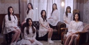 CLC chante à une distance douloureuse dans le nouveau MV pour "Distance"