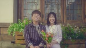 Hwang Chi Yeol se souvient de beaux souvenirs dans le MV de "The Only Star"