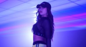 Hyolyn publie le sexy MV "Dally" en collaboration avec Gray