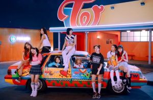 TWICE bat le record de ventes du 1er jour pour des groupes de filles K-Pop au Japon + Tops la liste quotidienne des singles Oricon avec "Wake Me Up"