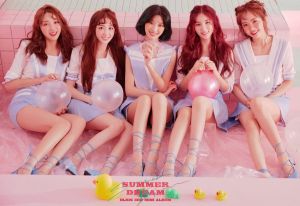 ELRIS se prépare pour son retour de juin et dévoile les teasers de "Summer Dream"