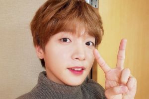 Jeong Sewoon révèle le design de son bâton lumineux officiel