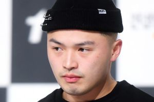 L'accusation commence par le processus d'extradition des parents de Microdot