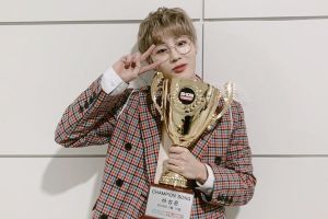 Ha Sung Woon remporte sa première victoire en solo pour "Bird" dans "Show Champion" + présentations par TXT, Wooseok X Kuanlin et plus