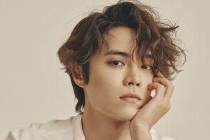 Eddy Kim devient la huitième personne à signer dans le cadre des discussions de groupe de Jung Joon Young