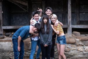 Jung Eun Ji et ses co-stars révèlent que des acteurs se sont évanouis dans les scènes de son nouveau film d'horreur