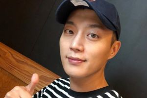 Yoon Doojoon of Highlight met à jour une photo du service militaire