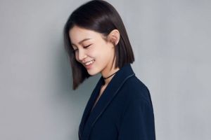 Lee Hi parle de la solitude, de l'importance des lettres honnêtes et de l'interdiction de sortir avec YG