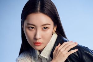 Sunmi dévoile le design de son premier stick lumineux officiel