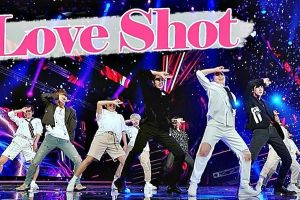 EXO effectue une présentation "Love Shot" avec l'équipe gagnante de "Stage K"