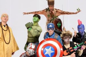 Le casting de "Running Man" est prêt à sauver la journée dans la séance photo de The Avengers