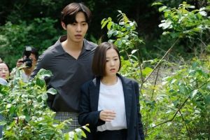 Park Bo Young et Ahn Hyo Seop gèlent sous le choc alors que le mystère se dévoile dans "Abyss".