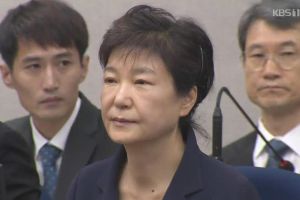 L'accusation demande une prolongation de l'emprisonnement de l'ancien président Park Geun Hye