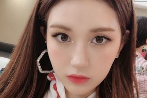 Jeon Somi parle des avantages et des inconvénients d'être un chanteur solo