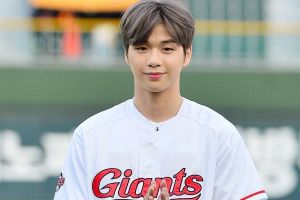 Kang Daniel fait sa première apparition publique en 6 mois en jouant du terrain de baseball et partage le compte rendu de ses débuts en solo