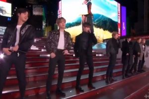 BTS est une tendance mondiale après avoir agi sur "Rockin 'Eve du Nouvel An de Dick Clark"