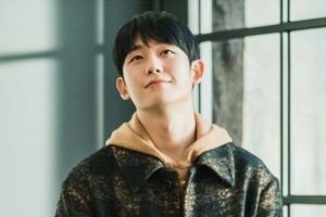 tvN dévoile les premières images de Jung Hae In pour son prochain drame romantique