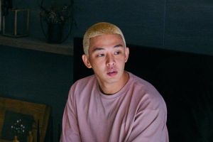 Yoo Ah In parle de travailler avec Park Shin Hye, apparaissant sur "Home Alone", les différences entre "#ALIVE" et "Peninsula", et plus encore.