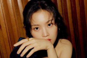 Lee Hi partage ses réflexions sur l'écriture de chansons, ce qu'elle fait pendant ses jours de congé, et plus