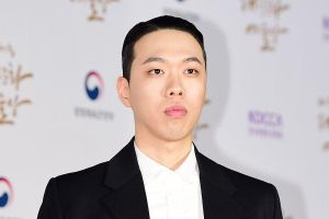 BewhY annonce son mariage à sa petite amie, avec qui il est en couple depuis 8 ans