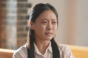 Go Min Si pleure quand elle découvre une tournure inattendue du destin dans «Youth Of May»