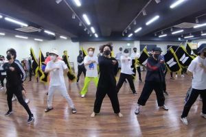 BTS partage une vidéo de pratique de la danse pour la version spéciale dance-break de "NO" pour la Festa 2021