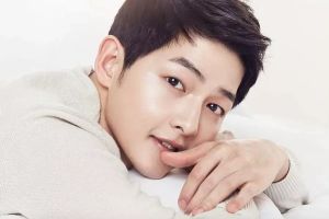 Song Joong Ki reprend le tournage de son nouveau film après l'auto-quarantaine