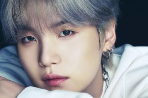 Suga de BTS devient le premier artiste solo coréen à faire ses débuts au No. 1 sur le tableau des ventes de chansons numériques de Billboard avec la collaboration Juice WRLD