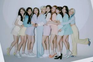 Les 9 membres de TWICE renouvellent leurs contrats avec JYP Entertainment