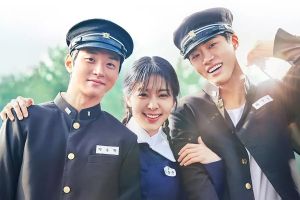 Jang Dong Yoon, Seol In Ah et Chu Young Woo sourient en uniforme scolaire sur l'affiche du prochain drame