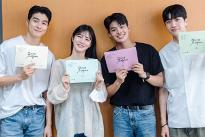 Shin Ye Eun, Ryeo Woon, Kang Hoon, Jung Gun Joo et bien d'autres impressionnent lors de la première lecture du scénario de "The Secret Romantic Guesthouse"
