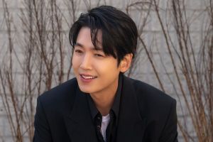 Jung Kyung Ho parle de sa chimie avec Jeon Do Yeon, de leur scène de baiser passionné dans "Crash Course In Romance", et plus